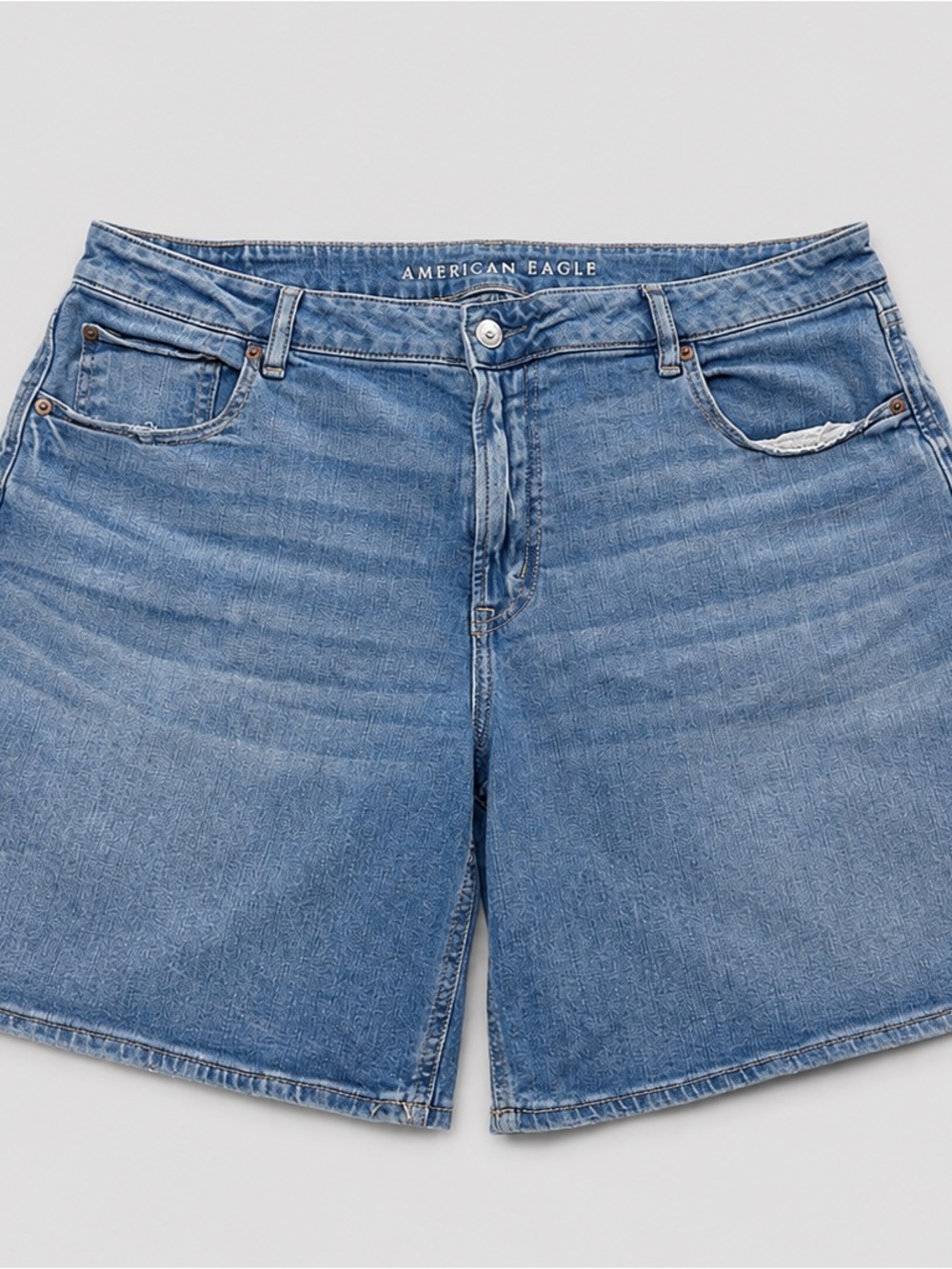 American Eagle Women's Low Rise Baggy Denim Shorts
Size 14 Soft Stretch - Picture 4 of 13